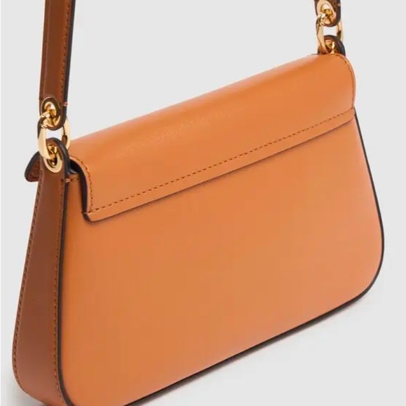 🖤SOLD🖤 VALENTINO GARAVANI Vlogo Bold Leather Shoulder Bag - Almond Beige NWT - Picture 3 of 16